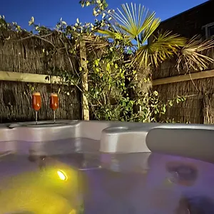 https://les-rsidences-lavaud-guesthouse.fr-paris.fr