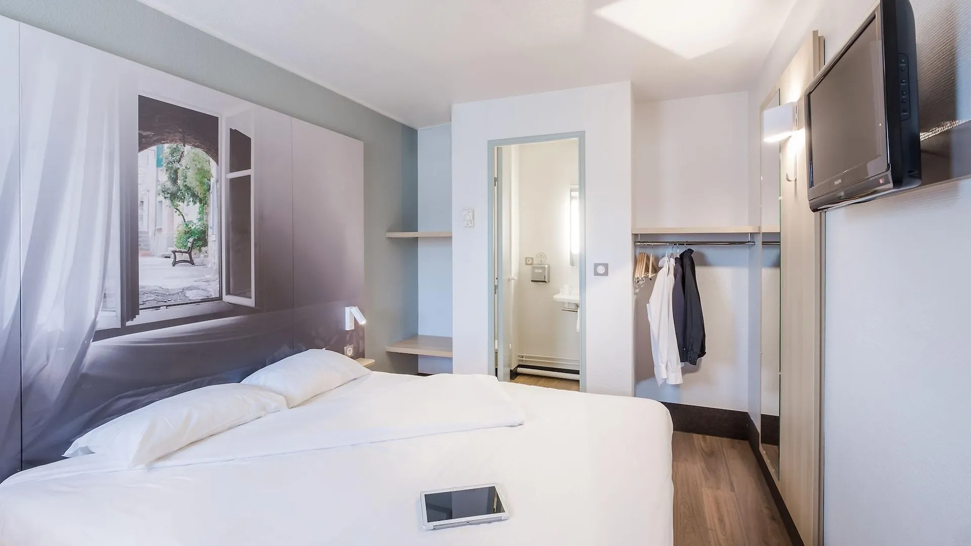 B&B Hotel Villeneuve Loubet Plage France