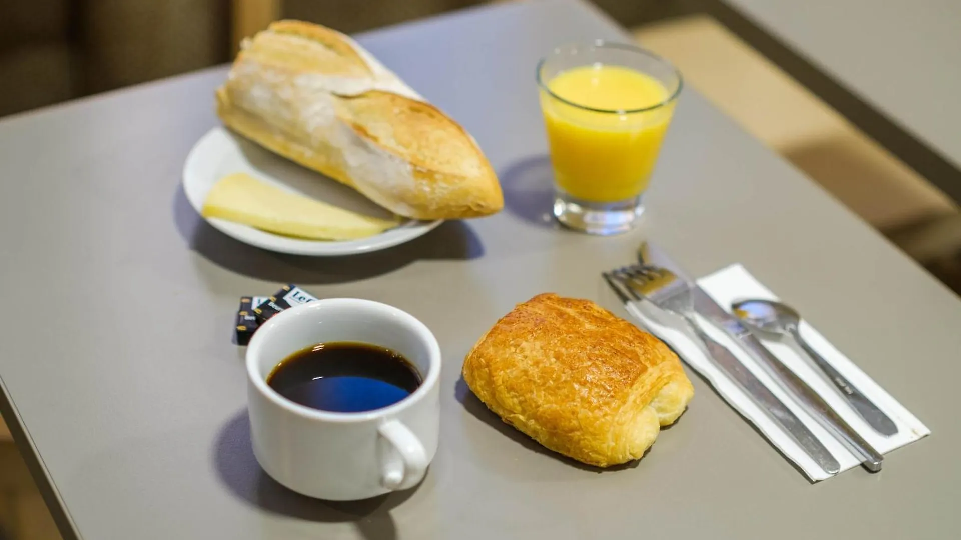 B&B Hotel Villeneuve Loubet Plage