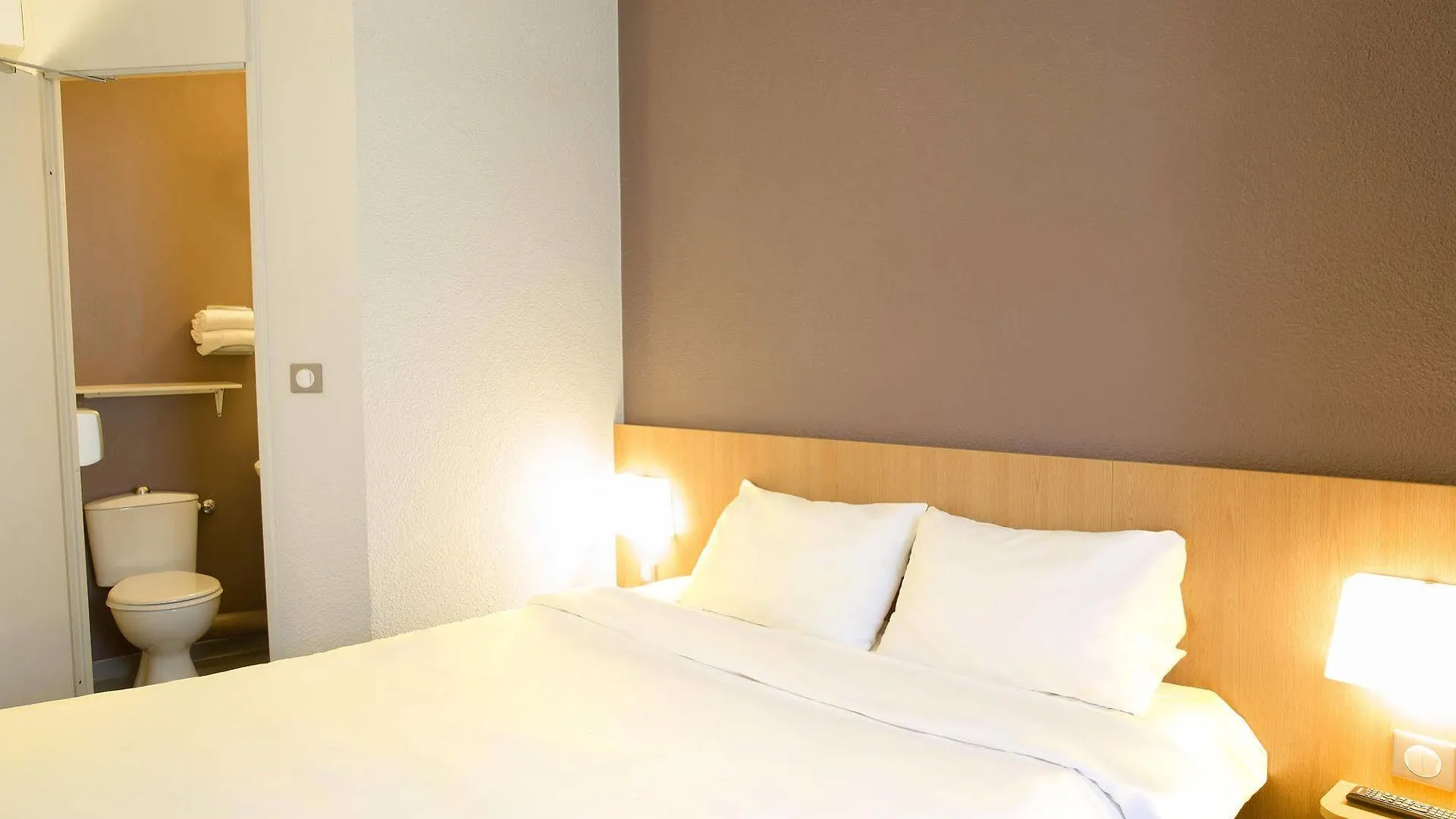 B&B Hotel Villeneuve Loubet Plage 2*, Villeneuve-Loubet France