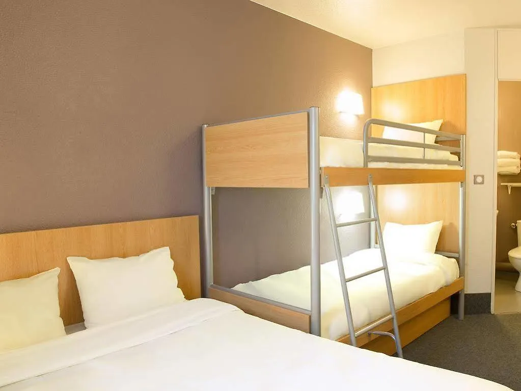 B&B Hotel Villeneuve Loubet Plage 2*, Villeneuve-Loubet