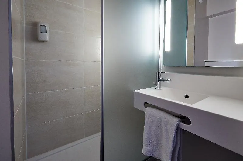 B&B Hotel Villeneuve Loubet Plage 2*, Villeneuve-Loubet